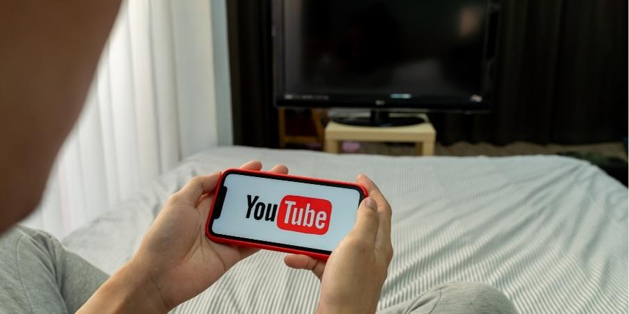 Groove Technology - The presence of Social-Media in e-learning - youtube